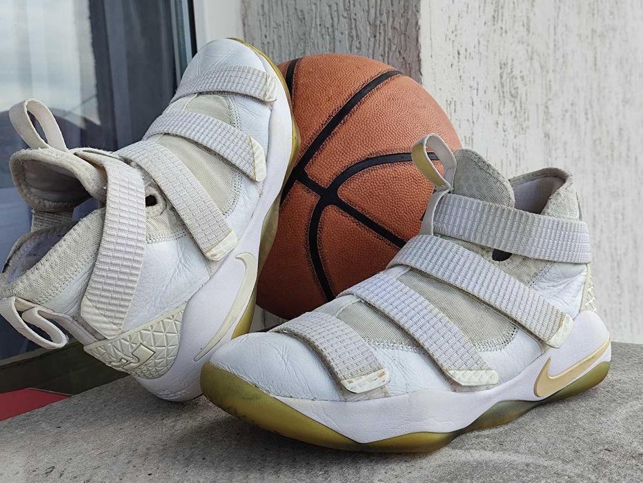 Кросівки Nike LeBron Soldier 11 GS