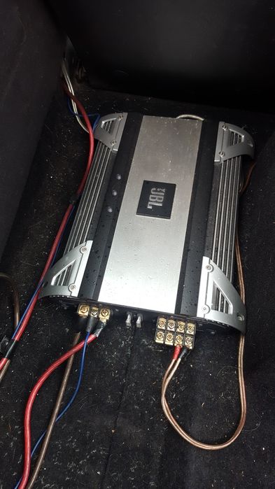 VENDO Subhoofer e amplificador JBL