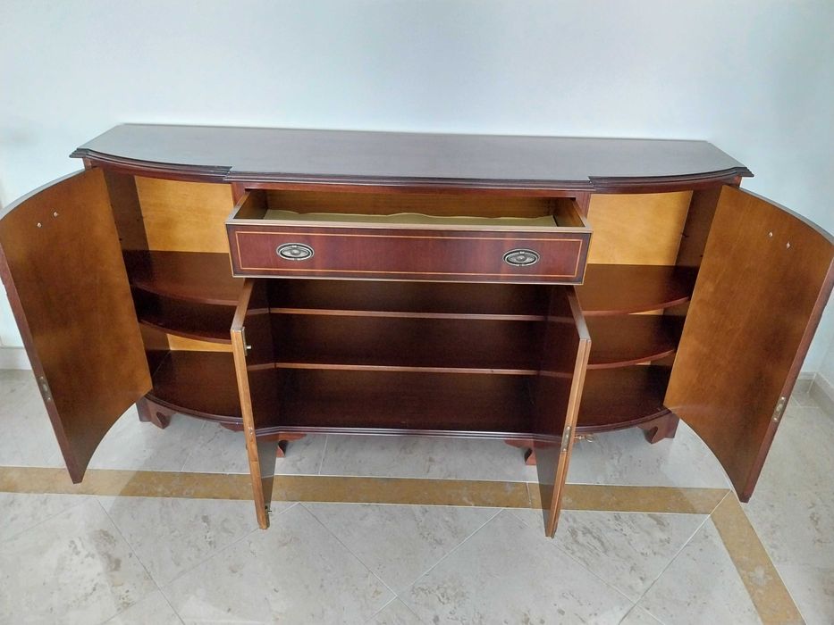 Consola com 180cm em mógno