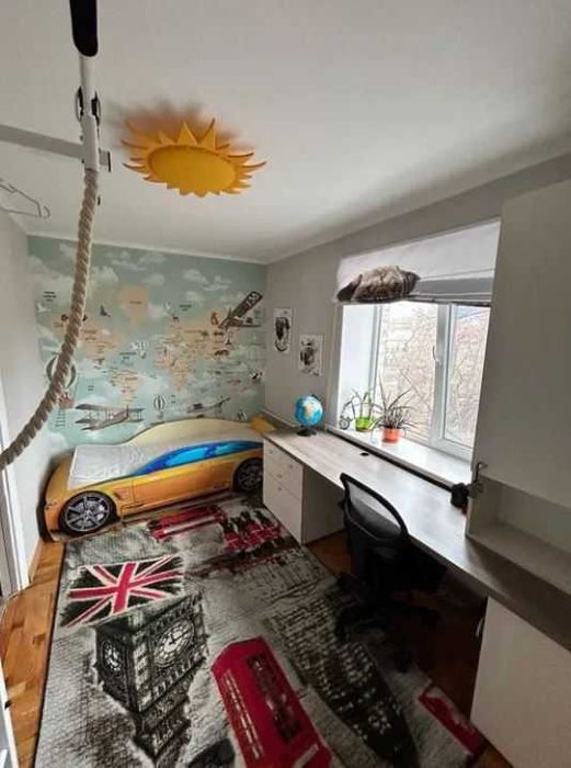 Продається 3-и кімнатна  СТАЛІНКА вул. ОДЕСЬКА 5/5