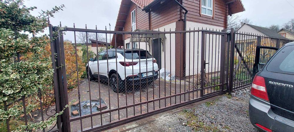 Будівництво фундаментів, парканів, укладання тротуарної плитки