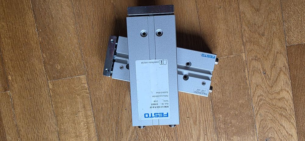 Cilindro pneumático Festo DFM-12-100-P-A-GF