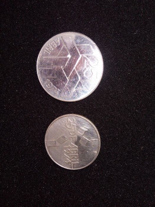 Moedas prata do 25 se abril