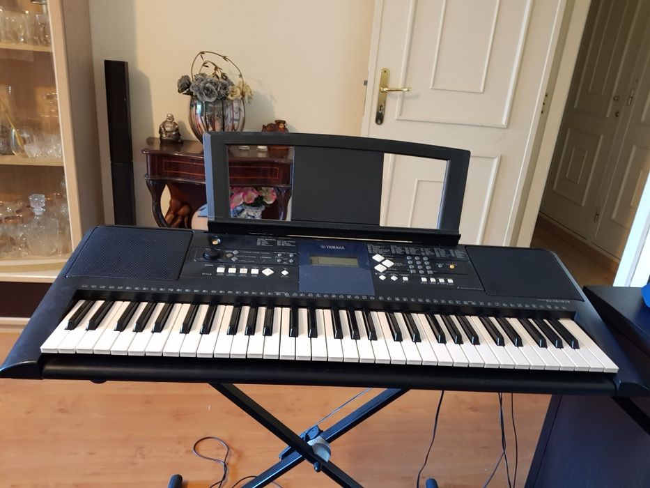 Vendo yamaha psr-e333