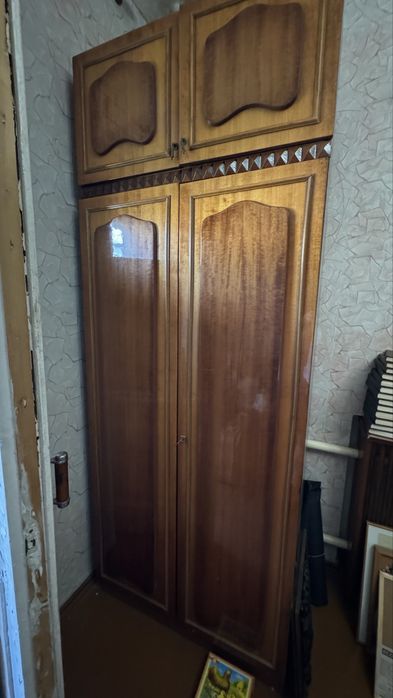 шкаф, сервант для посуды и шкаф купе с тумбами