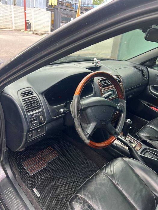 Mitsubishi Galant 1999
