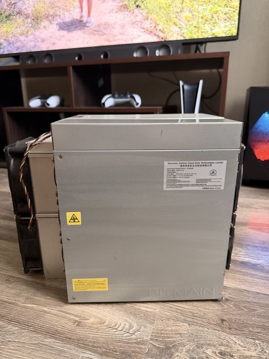 ASIC Antminer T19 84TH/s Bitcoin BTC майнер