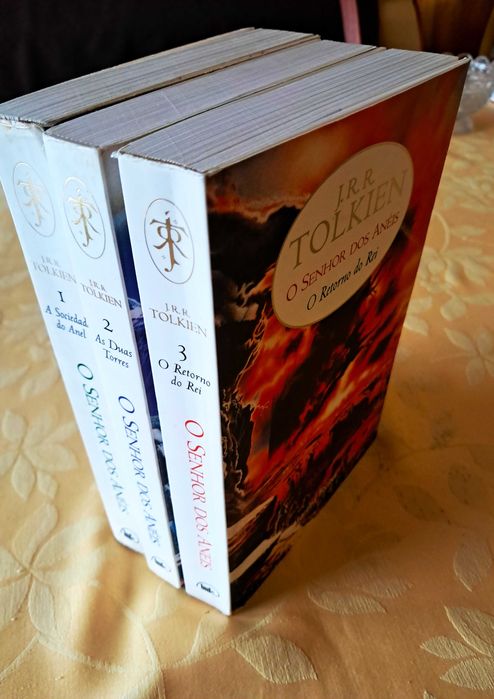 J R R Tolkien - Trilogia "O Senhor dos Anéis" - Martins Fontes BRASIL