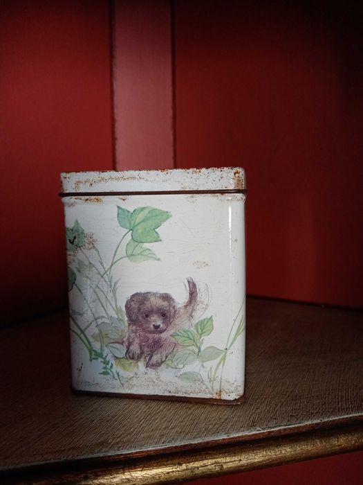 Quatro latas vintage