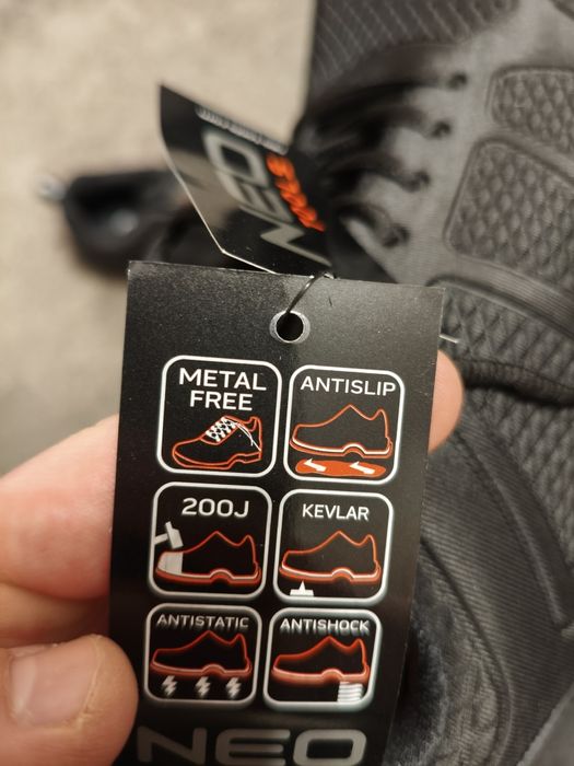 Buty robocze 'idealne do pracy na magazynie'