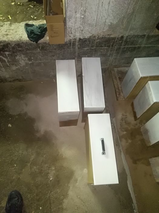 Restauro e fabrico de móveis por medida