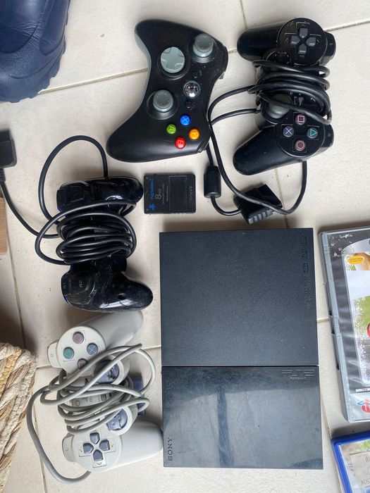 PS2 Slim (PlayStation 2) + 4 Comandos + 17 Jogos + TV Oferta!