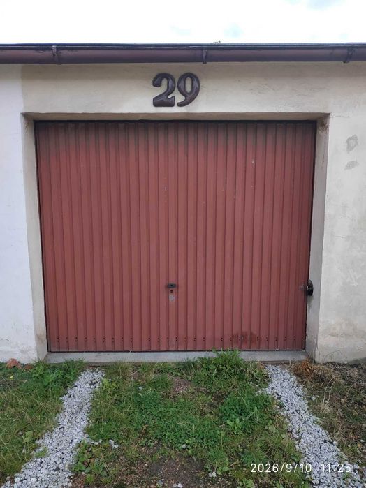 Garaż na Ostrogu w Raciborzu wynajmę