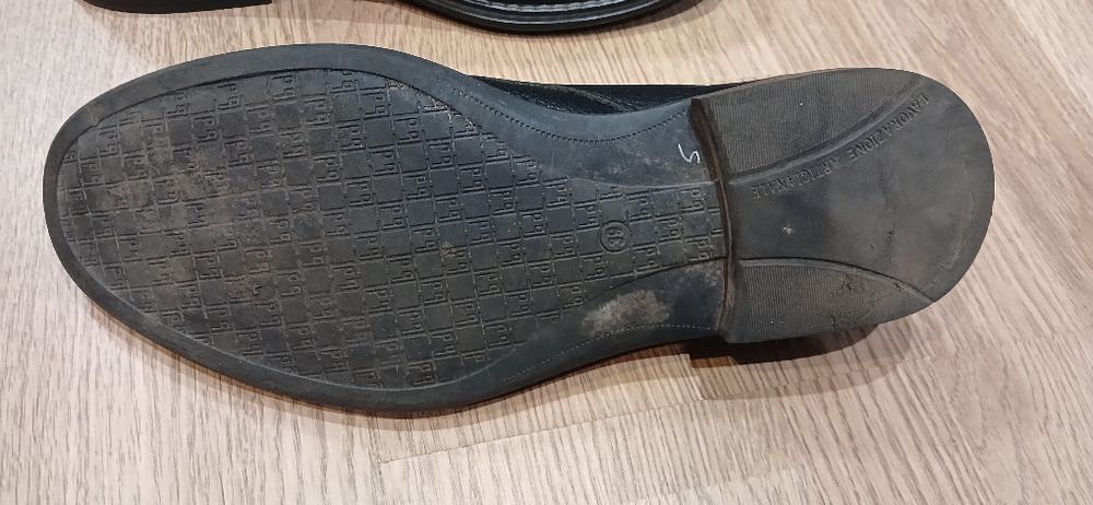 Чоловічі туфлі 39 розміру