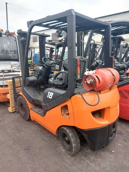 Навантажувач вилковий кара Komatsu FG15 газ 1.5т.