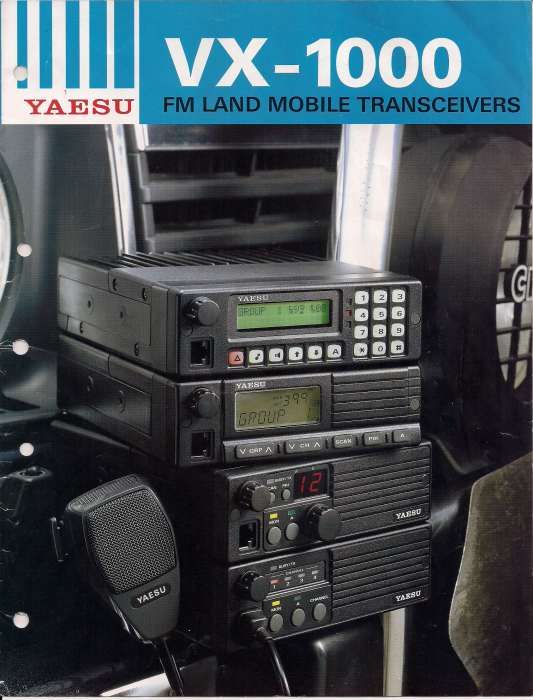 Radio amador Yaesu com fonte de alimentação