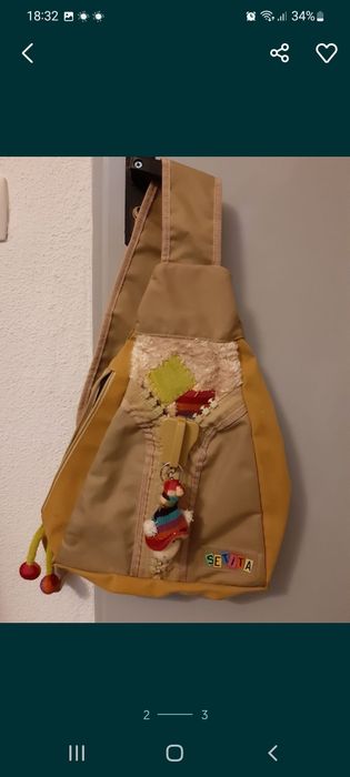 Mochila Menina em cor beje com aplicações