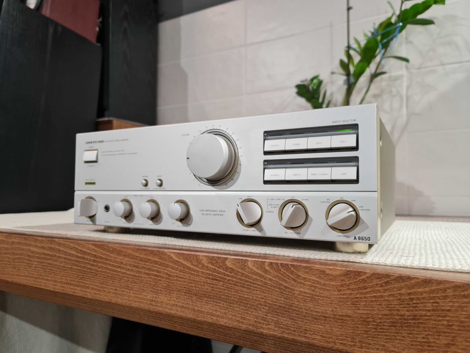 Підсилювач Onkyo Integra A-8650