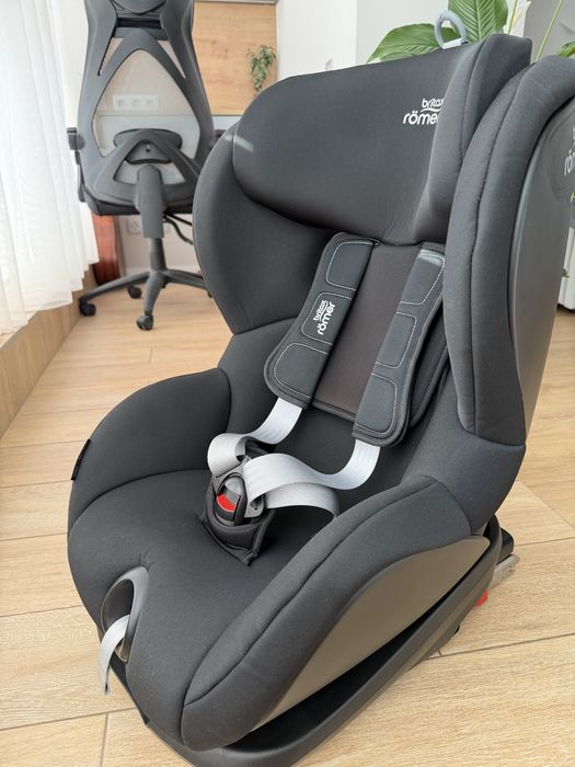 Автокрісло Britax-Romer TRIFIX2 i-size Cosmos Black