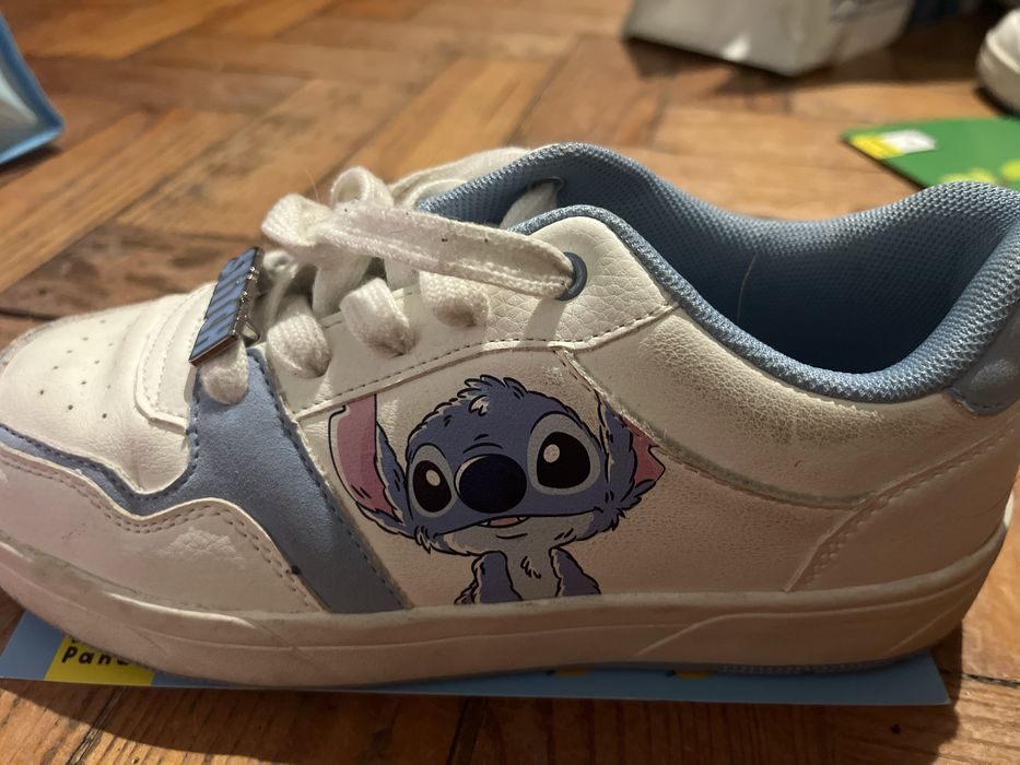 Sapatos do stitch