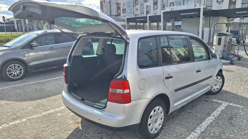 VW Touran. Безкоштовне розмитнення. Свіжий загін.
