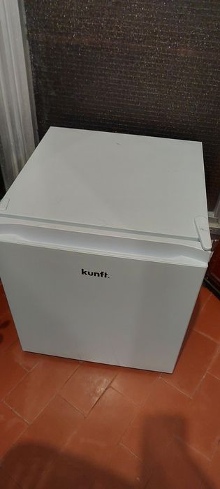 Frigobar Kunft 45 L como novo