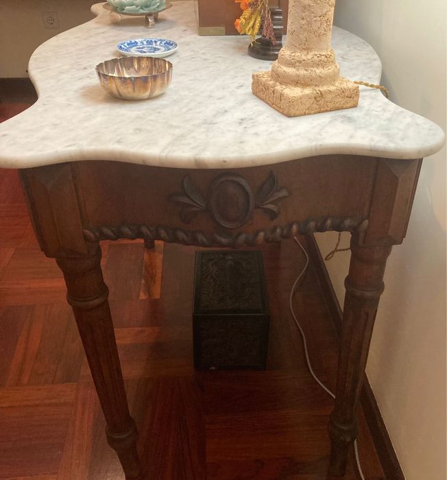 Antique marble-top table64730201701249121