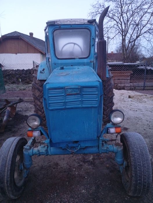 Продам трактор на ходу
