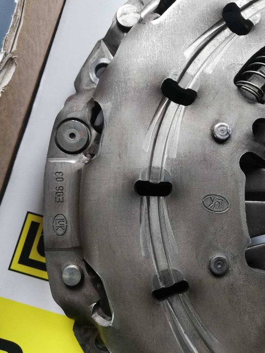 BMW 3 E90 E91 E92 2.0 D SPRZĘGŁO Docisk Tarcza  Komplet Fir.LUK