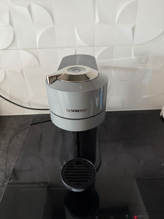 Máquina café nespresso Vertuo Next