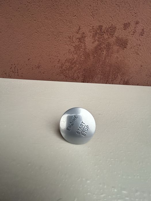 Кнопка старт стоп Skoda Volkswagen Audi Mercedes Land Rover Range