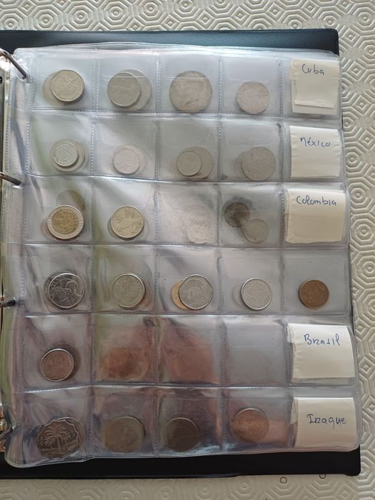 Mais de 100 moedas estrangeiras