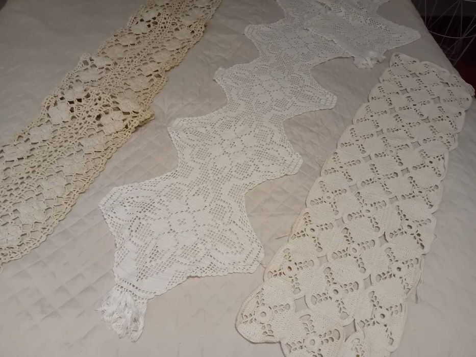 Lote de têxteis em renda