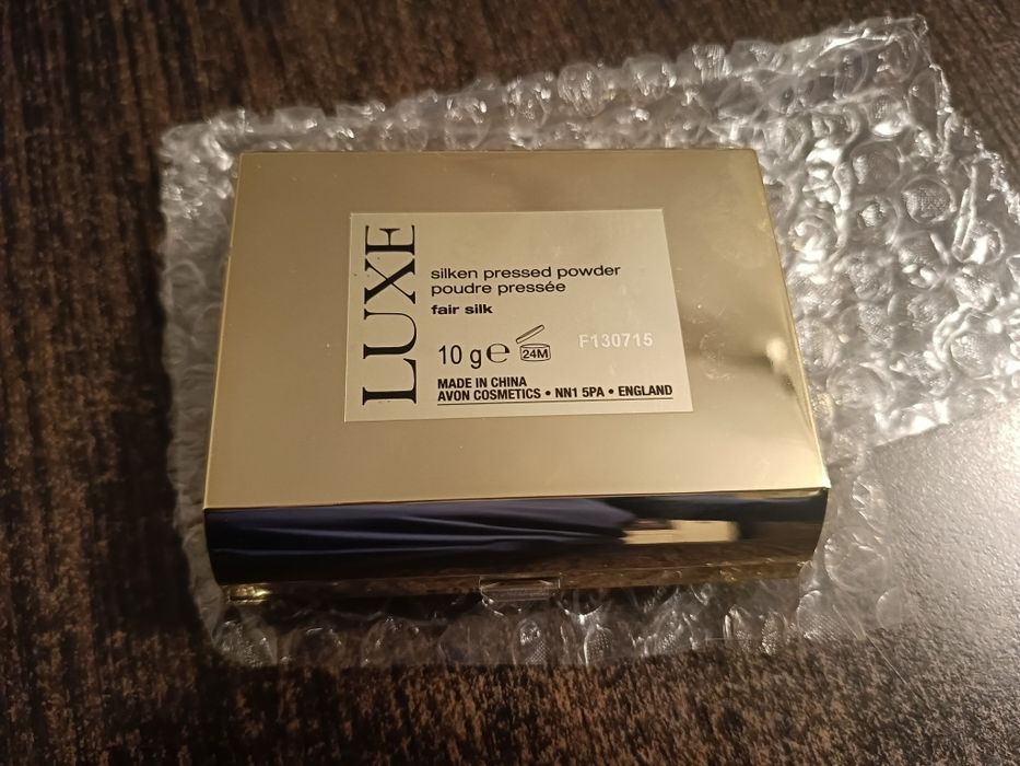 Puder prasowany  Luxe Avon fair silk unikat