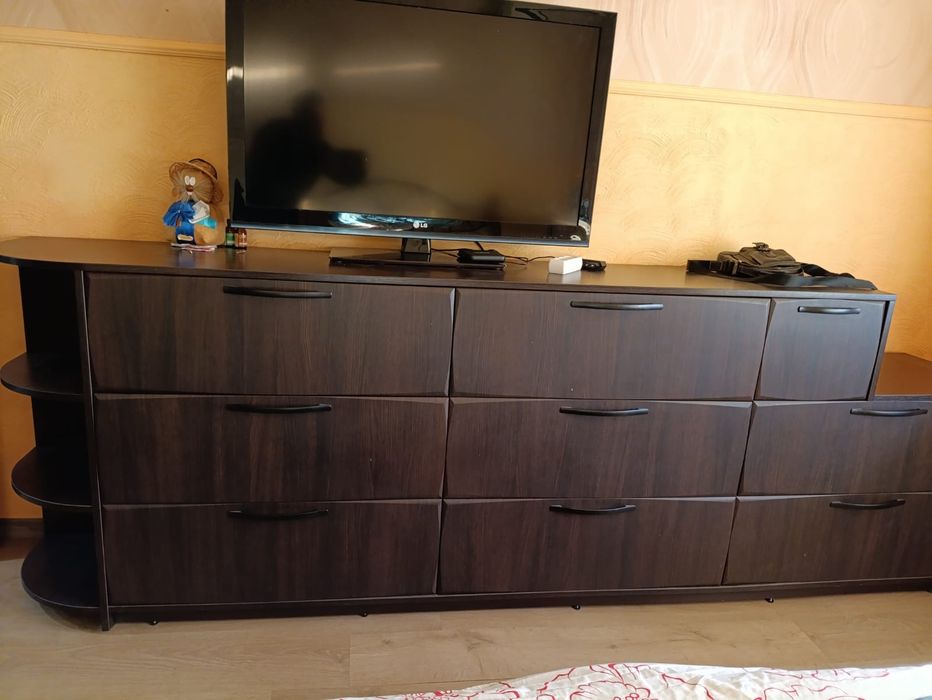 Телевизор Lg 42 дюйма  + ТВ приставка на андроид