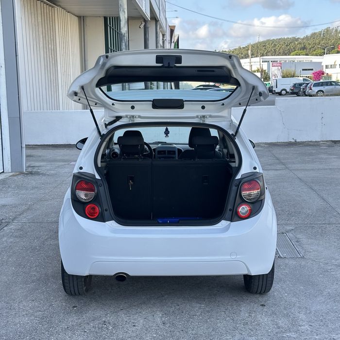 Chevrolet Aveo — fotografia 12