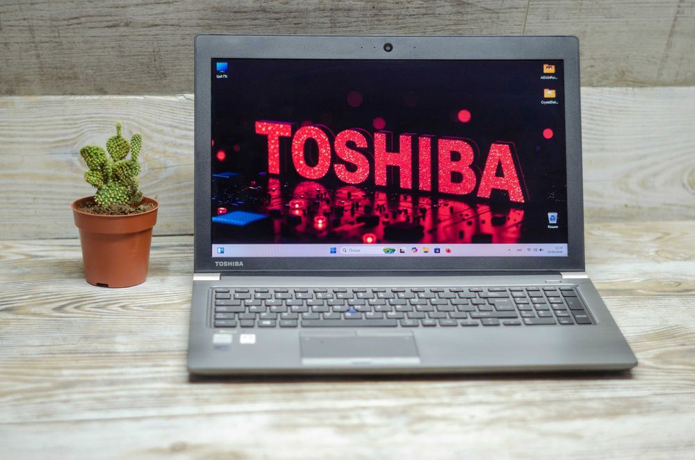 Ноутбук Toshiba Tecra Z50-A-19L i5-4310U 3.0GHz / DDR 8Gb / SSD 128Gb / нова батарея / 15.6'