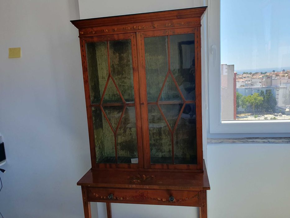 Movel vitrine antiguidade
