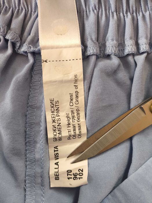 Брюки чинос свободного силуэта укороченной длины цвет веджвуд