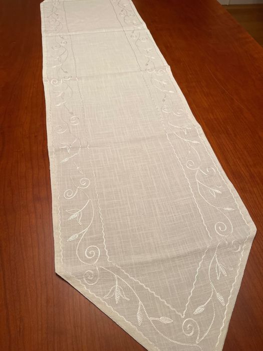 Naperon de sapateira em meio linho