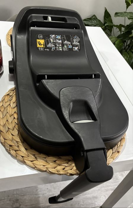 Fotelik nosidełko łupina Maxi Cosi Cabriofix I-size z bazą ISOFIX