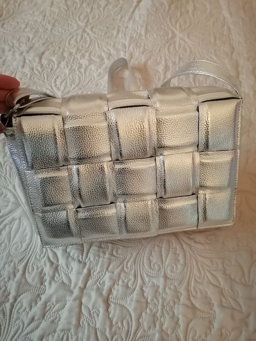 Srebrna torebka. Nowa