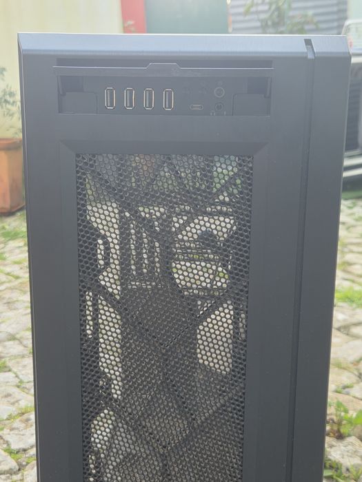 Caixa EATX Phanteks Enthoo Pro 2 RGB
RGB com vidro temperado