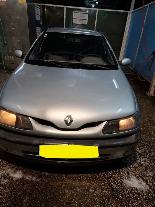 Vendo Renault Laguna  1.6 16v 107cv julho 1999 grande  Oportunidade