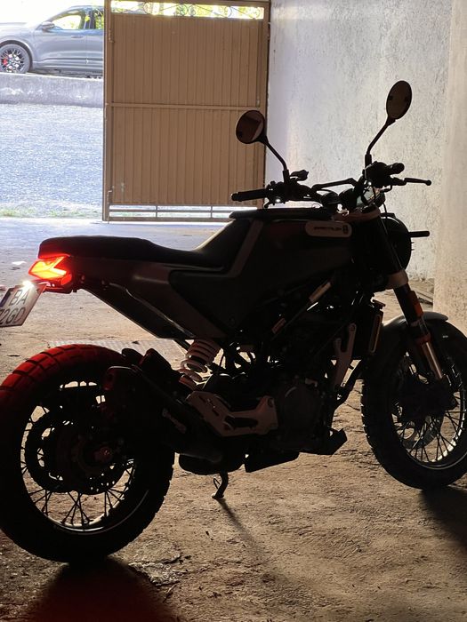 Husqvarna Svartpilen 125