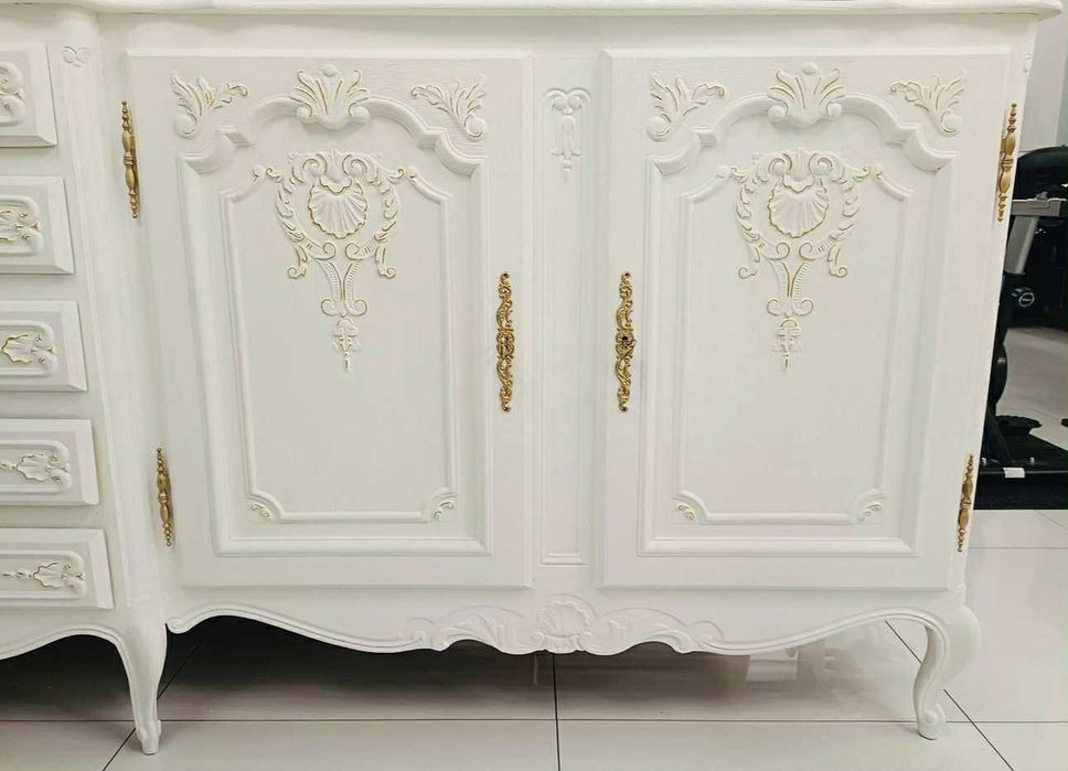 Komoda w francuskim stylu