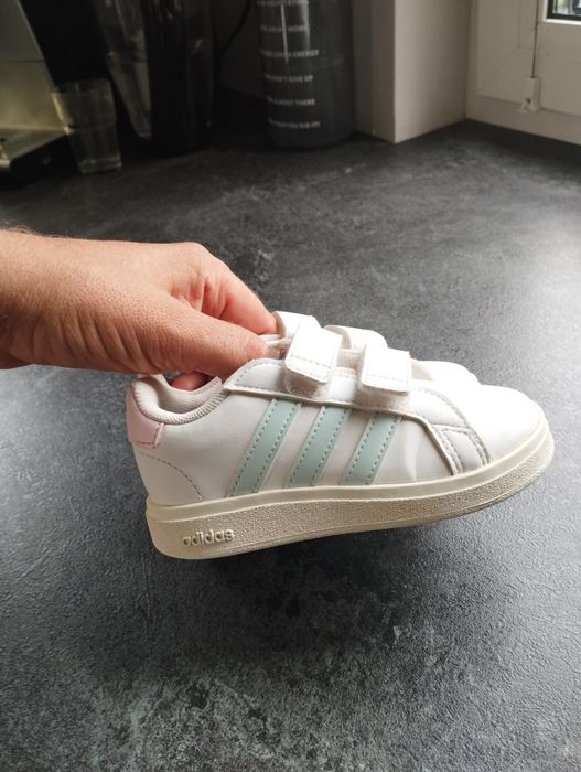 Sprzedam trampki Adidas nr 25