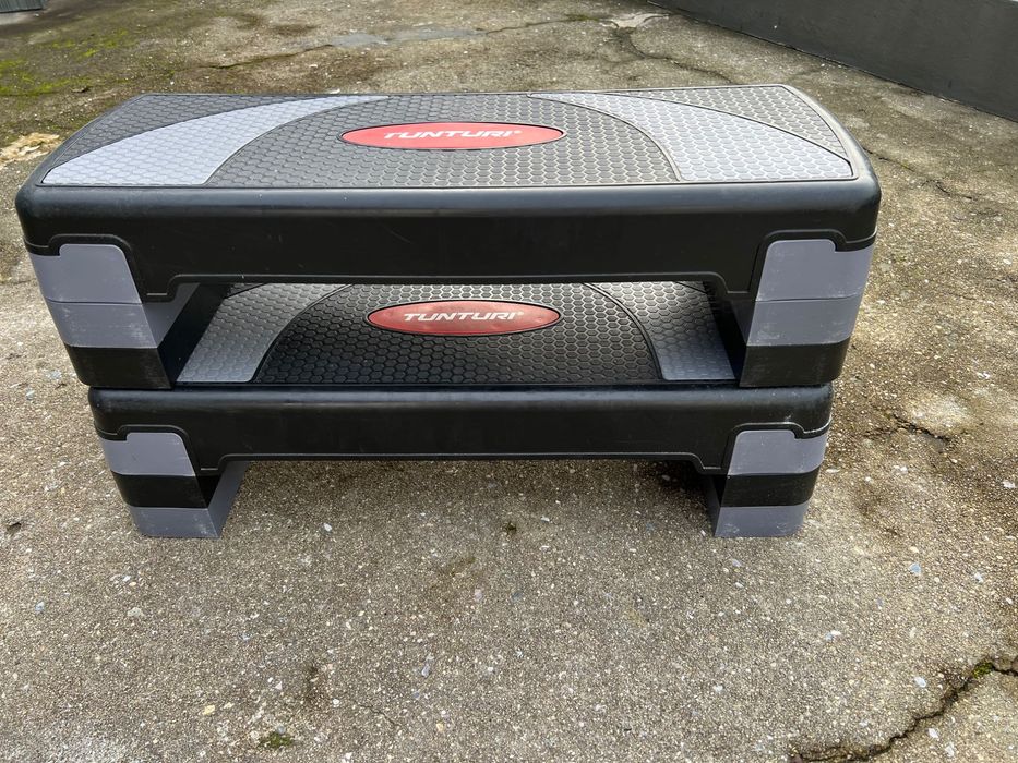 2 steps da marca TUNTURI em  bom estado