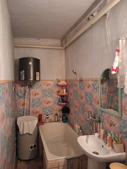 Продаж будинку з комунікаціями