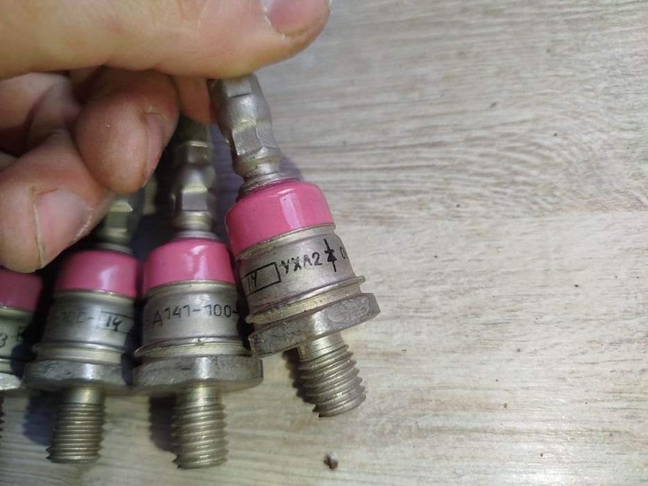 Силовий диод Д141-100-14